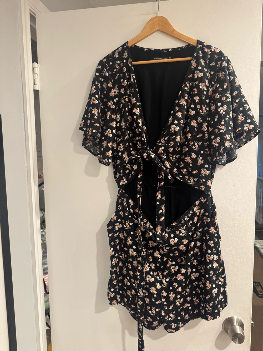 Abercrombie & Fitch Floral Mini Romper Women’s XL Front Tie |cottagecore